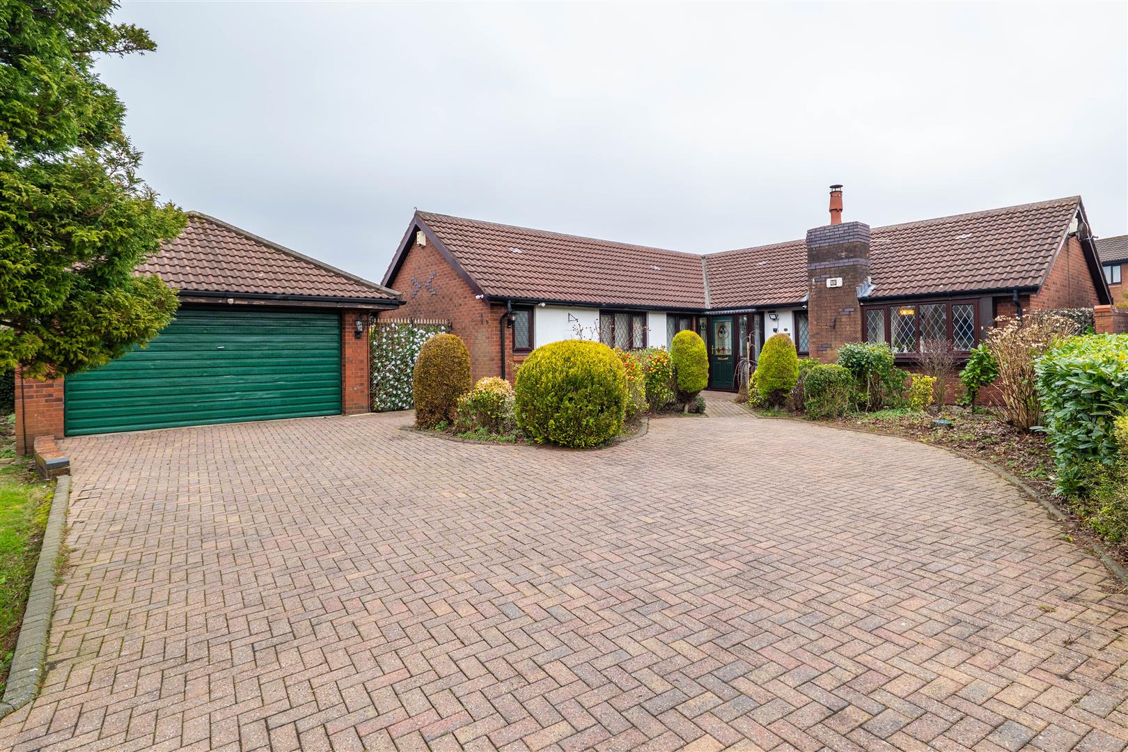 5 bed property in Spring Meadow, Leyland